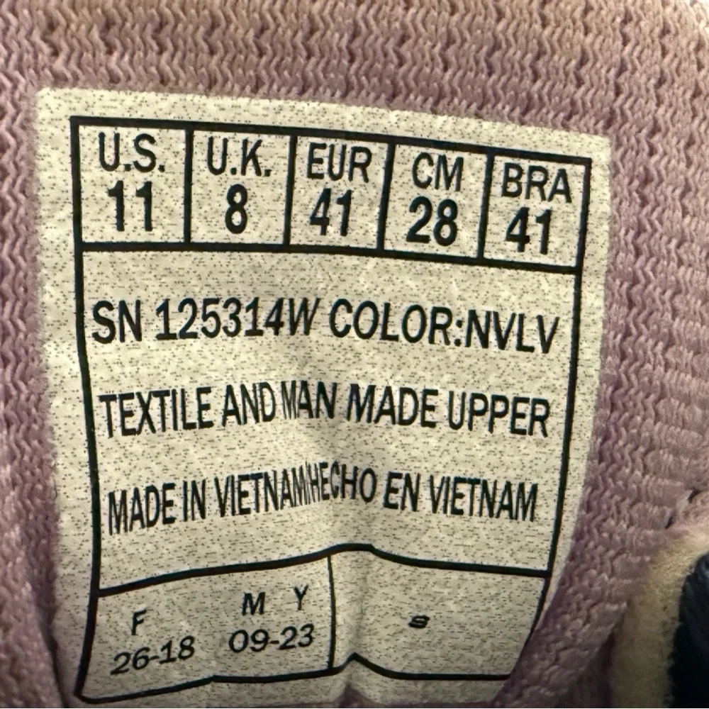 Skechers love but